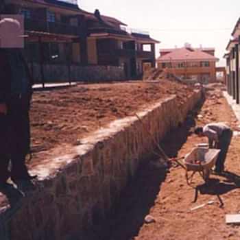 İstinad ve Çevre Duvarları